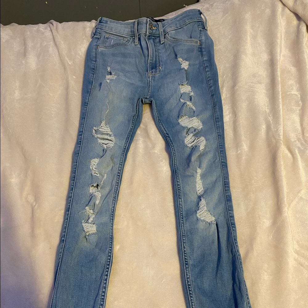 Hollister Skinny Jeans!! Never Worn Brand New Jeans !!